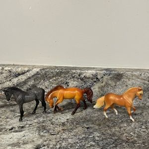 Lot of 3 Breyer Stablemates